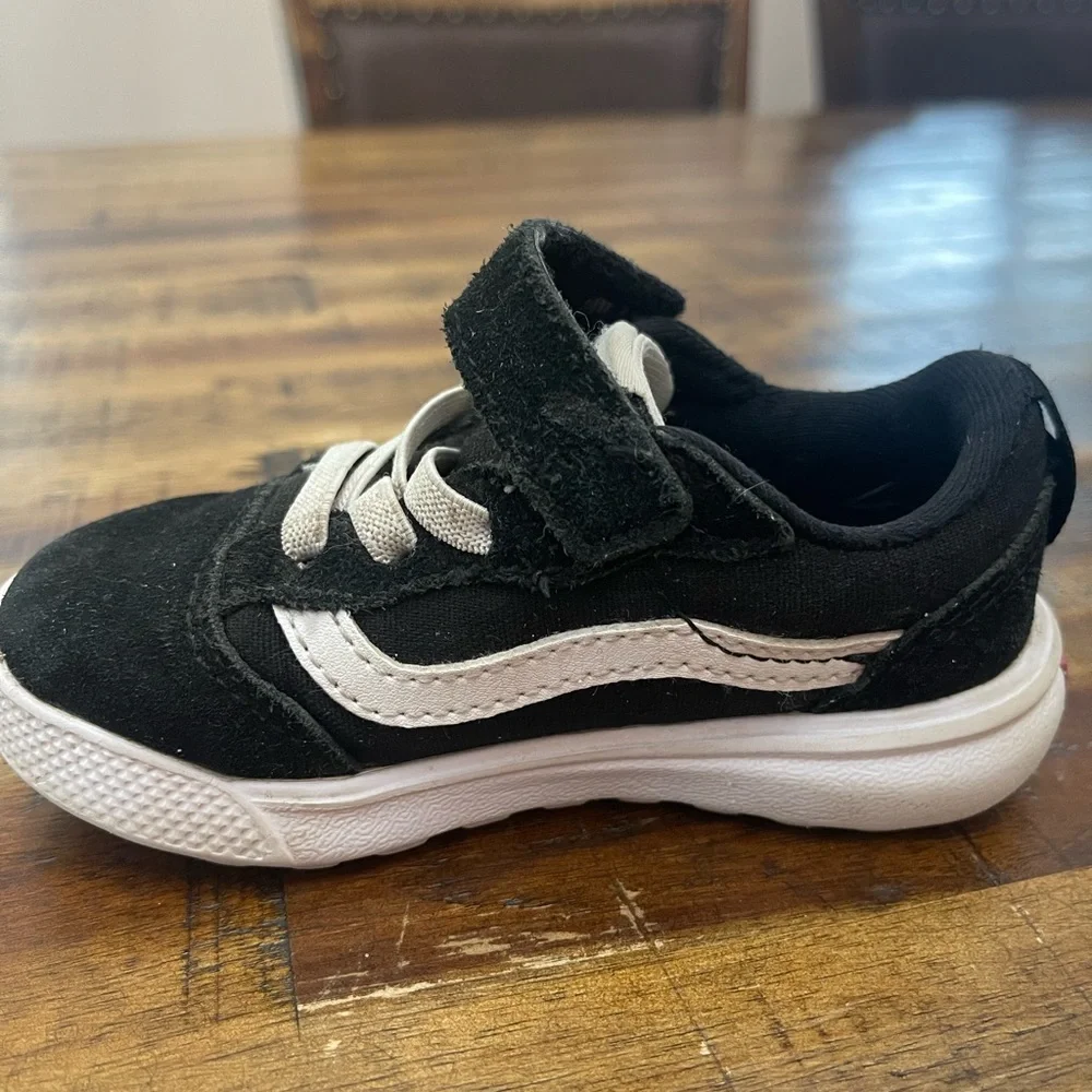 Vans Kids Ultrarange 66 V Black White Sneakers - Picture 9 of 12